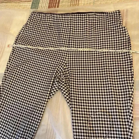 Plus size  summer capris pants, stretchy , plaid design,New Condition - Picture 6 of 11